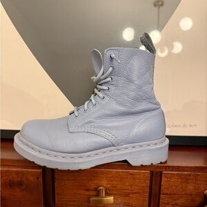 Dr Martens Women's Light Blue Leather Boots soft leather sz 7